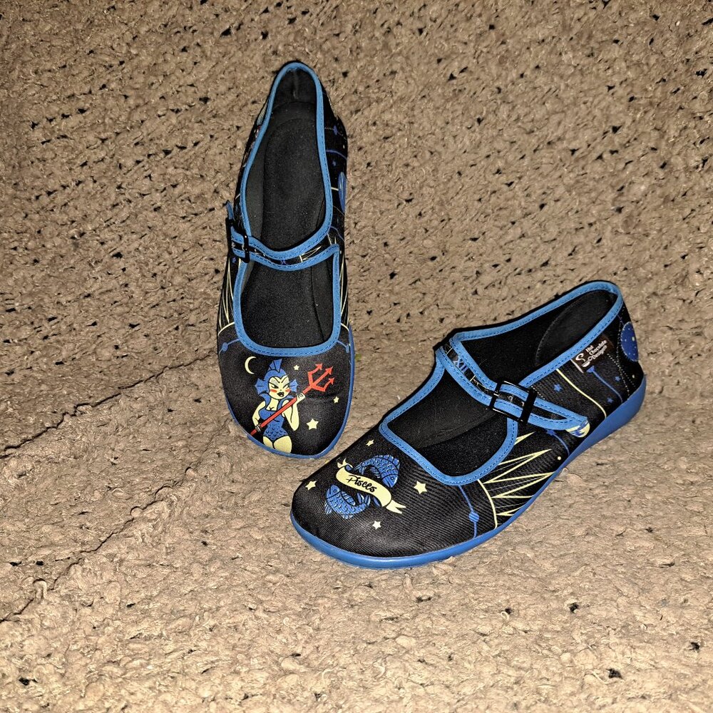 Vintage HOT CHOCOLATE DESIGN-Chocolaticas Zodiac-PISCES- Mary Janes-Sz 38-NM